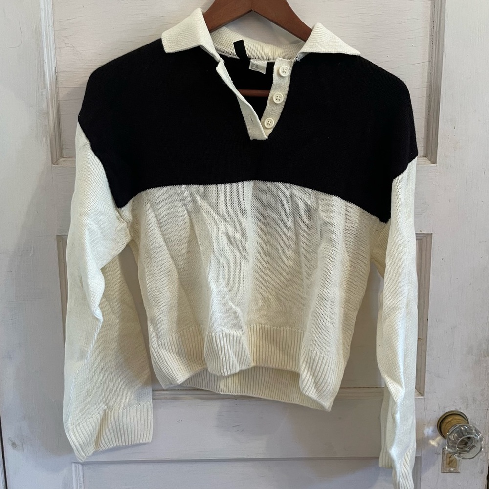 H&M Black and white sweater